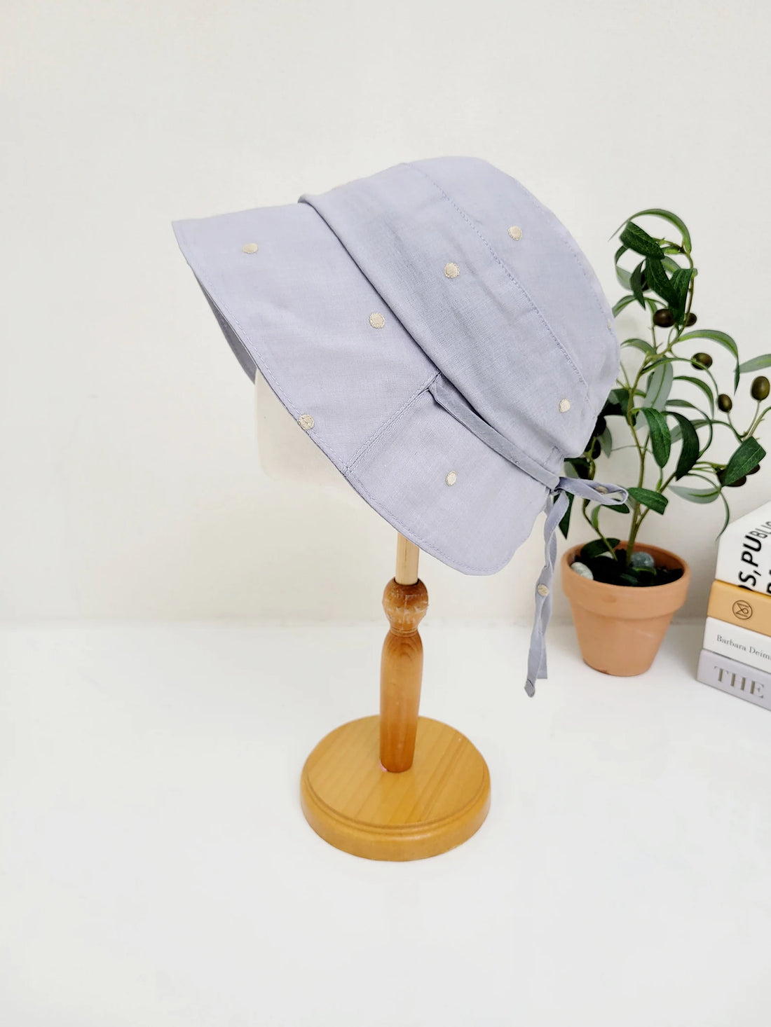 LINEN-DOTTED