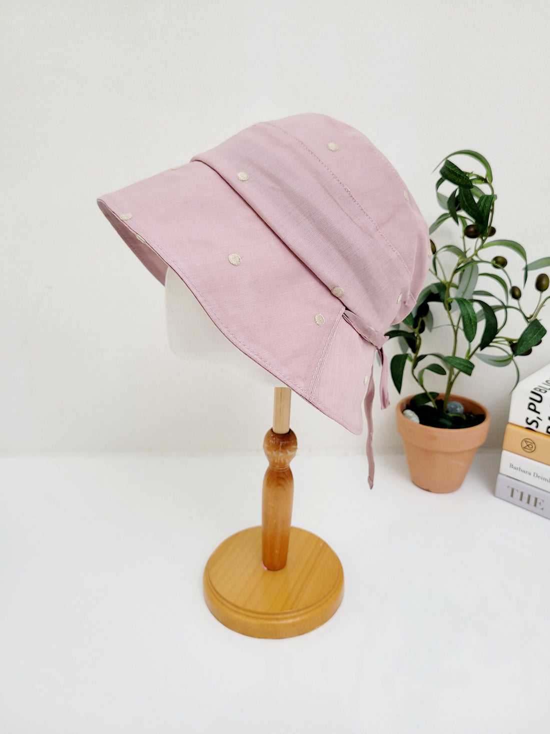 LINEN-DOTTED